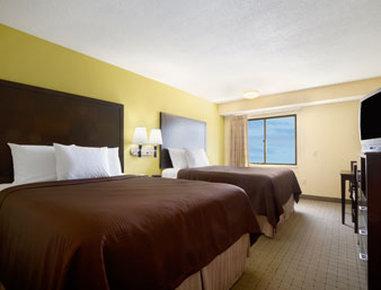 Days & By Wyndham Hotel DeSoto