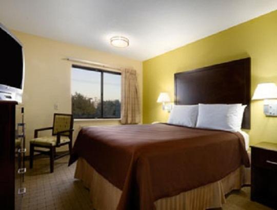 Hotel Days & By Wyndham